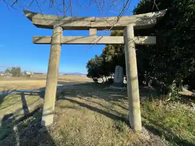 八幡神社御旅所の{uncategorized: "未分類", other: "その他", undefined: "問題あり", building: "その他建物", grave: "お墓", sacred_gate: "鳥居", guardian: "狛犬", statue: "像", buddha: "仏像", history: "歴史", nature: "自然", garden: "庭園", animal: "動物", pagoda: "塔", temizu: "手水舎", mountain_gate: "山門・神門", sanctuary: "本殿・本堂", subordinate: "末社・摂社", art: "芸術", scenery: "景色", jizo: "地蔵", ema: "絵馬", goshuin: "御朱印", omikuji: "おみくじ", items: "授与品その他", amulet: "お守り", goshuincho: "御朱印帳", eats: "食事", festival: "お祭り", votive_dance: "神楽", shichigosan: "七五三参", wedding: "結婚式", experience: "体験その他", initially: "初詣", around: "周辺", anti_infection: "感染症対策"}