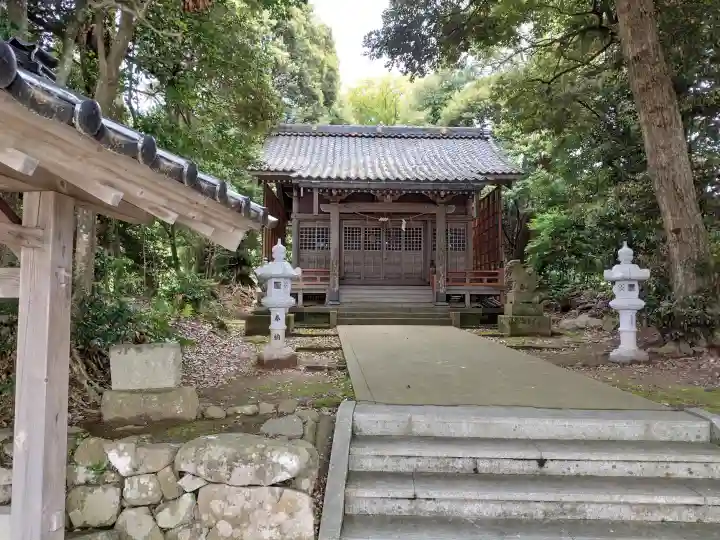 大穴持像石神社の{uncategorized: "未分類", other: "その他", undefined: "問題あり", building: "その他建物", grave: "お墓", sacred_gate: "鳥居", guardian: "狛犬", statue: "像", buddha: "仏像", history: "歴史", nature: "自然", garden: "庭園", animal: "動物", pagoda: "塔", temizu: "手水舎", mountain_gate: "山門・神門", sanctuary: "本殿・本堂", subordinate: "末社・摂社", art: "芸術", scenery: "景色", jizo: "地蔵", ema: "絵馬", goshuin: "御朱印", omikuji: "おみくじ", items: "授与品その他", amulet: "お守り", goshuincho: "御朱印帳", eats: "食事", festival: "お祭り", votive_dance: "神楽", shichigosan: "七五三参", wedding: "結婚式", experience: "体験その他", initially: "初詣", around: "周辺", anti_infection: "感染症対策"}