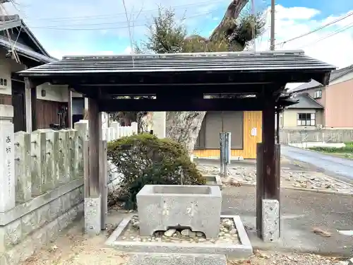 小島八劔神社の手水舎