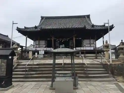 家原寺の本殿