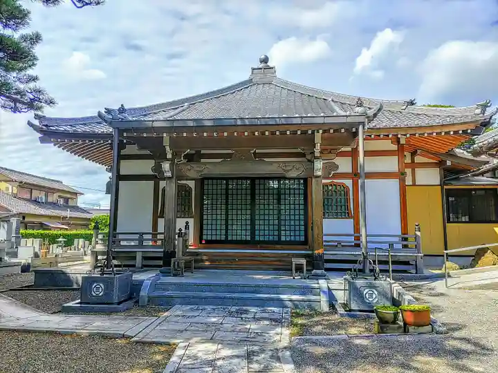 光明寺の本殿・本堂