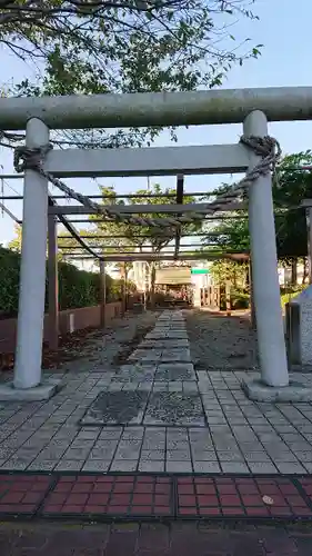 守鐵社の鳥居