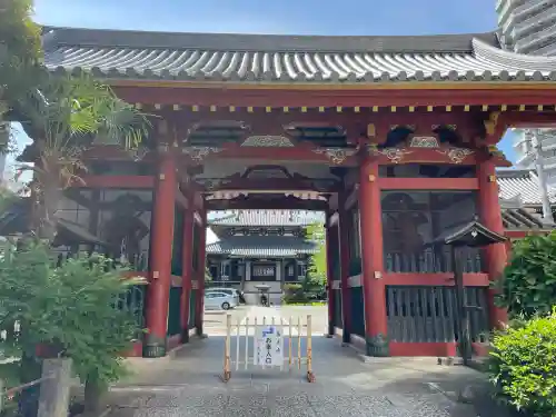 浄土宗南命山善光寺の{uncategorized: "未分類", other: "その他", undefined: "問題あり", building: "その他建物", grave: "お墓", sacred_gate: "鳥居", guardian: "狛犬", statue: "像", buddha: "仏像", history: "歴史", nature: "自然", garden: "庭園", animal: "動物", pagoda: "塔", temizu: "手水舎", mountain_gate: "山門・神門", sanctuary: "本殿・本堂", subordinate: "末社・摂社", art: "芸術", scenery: "景色", jizo: "地蔵", ema: "絵馬", goshuin: "御朱印", omikuji: "おみくじ", items: "授与品その他", amulet: "お守り", goshuincho: "御朱印帳", eats: "食事", festival: "お祭り", votive_dance: "神楽", shichigosan: "七五三参", wedding: "結婚式", experience: "体験その他", initially: "初詣", around: "周辺", anti_infection: "感染症対策"}