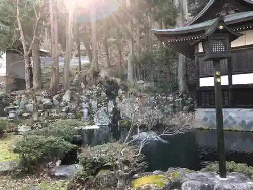 大津神社の庭園