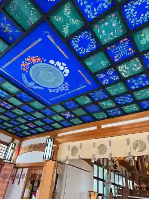 水堂須佐男神社の{uncategorized: "未分類", other: "その他", undefined: "問題あり", building: "その他建物", grave: "お墓", sacred_gate: "鳥居", guardian: "狛犬", statue: "像", buddha: "仏像", history: "歴史", nature: "自然", garden: "庭園", animal: "動物", pagoda: "塔", temizu: "手水舎", mountain_gate: "山門・神門", sanctuary: "本殿・本堂", subordinate: "末社・摂社", art: "芸術", scenery: "景色", jizo: "地蔵", ema: "絵馬", goshuin: "御朱印", omikuji: "おみくじ", items: "授与品その他", amulet: "お守り", goshuincho: "御朱印帳", eats: "食事", festival: "お祭り", votive_dance: "神楽", shichigosan: "七五三参", wedding: "結婚式", experience: "体験その他", initially: "初詣", around: "周辺", anti_infection: "感染症対策"}