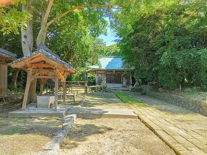 八剱神社・神明社合殿の本殿・本堂