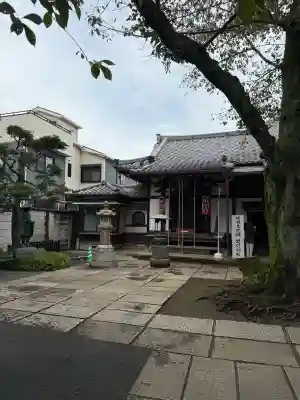 観明寺の{uncategorized: "未分類", other: "その他", undefined: "問題あり", building: "その他建物", grave: "お墓", sacred_gate: "鳥居", guardian: "狛犬", statue: "像", buddha: "仏像", history: "歴史", nature: "自然", garden: "庭園", animal: "動物", pagoda: "塔", temizu: "手水舎", mountain_gate: "山門・神門", sanctuary: "本殿・本堂", subordinate: "末社・摂社", art: "芸術", scenery: "景色", jizo: "地蔵", ema: "絵馬", goshuin: "御朱印", omikuji: "おみくじ", items: "授与品その他", amulet: "お守り", goshuincho: "御朱印帳", eats: "食事", festival: "お祭り", votive_dance: "神楽", shichigosan: "七五三参", wedding: "結婚式", experience: "体験その他", initially: "初詣", around: "周辺", anti_infection: "感染症対策"}