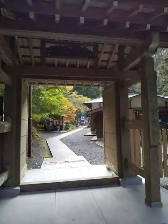 定光院の山門・神門