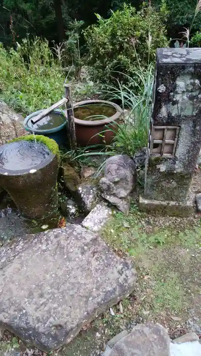 涅槃寺の手水舎