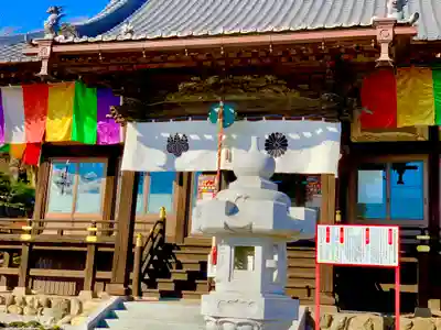 埼玉厄除け開運大師・龍泉寺（切り絵御朱印発祥の寺）の本殿・本堂