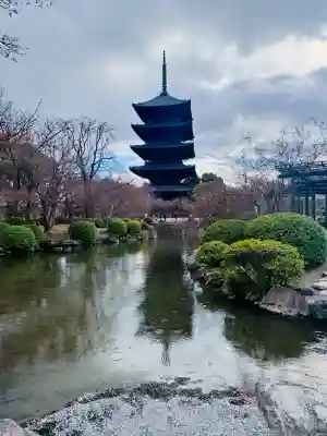 東寺（教王護国寺）の{uncategorized: "未分類", other: "その他", undefined: "問題あり", building: "その他建物", grave: "お墓", sacred_gate: "鳥居", guardian: "狛犬", statue: "像", buddha: "仏像", history: "歴史", nature: "自然", garden: "庭園", animal: "動物", pagoda: "塔", temizu: "手水舎", mountain_gate: "山門・神門", sanctuary: "本殿・本堂", subordinate: "末社・摂社", art: "芸術", scenery: "景色", jizo: "地蔵", ema: "絵馬", goshuin: "御朱印", omikuji: "おみくじ", items: "授与品その他", amulet: "お守り", goshuincho: "御朱印帳", eats: "食事", festival: "お祭り", votive_dance: "神楽", shichigosan: "七五三参", wedding: "結婚式", experience: "体験その他", initially: "初詣", around: "周辺", anti_infection: "感染症対策"}