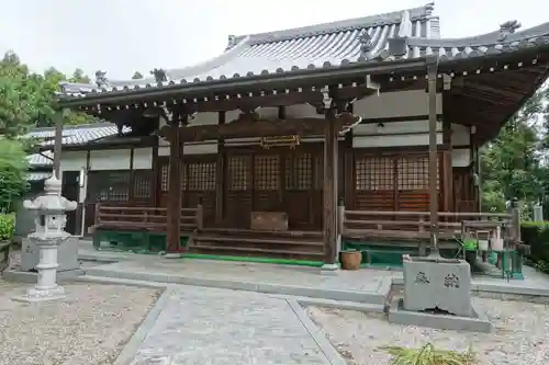 楠公寺の本殿・本堂