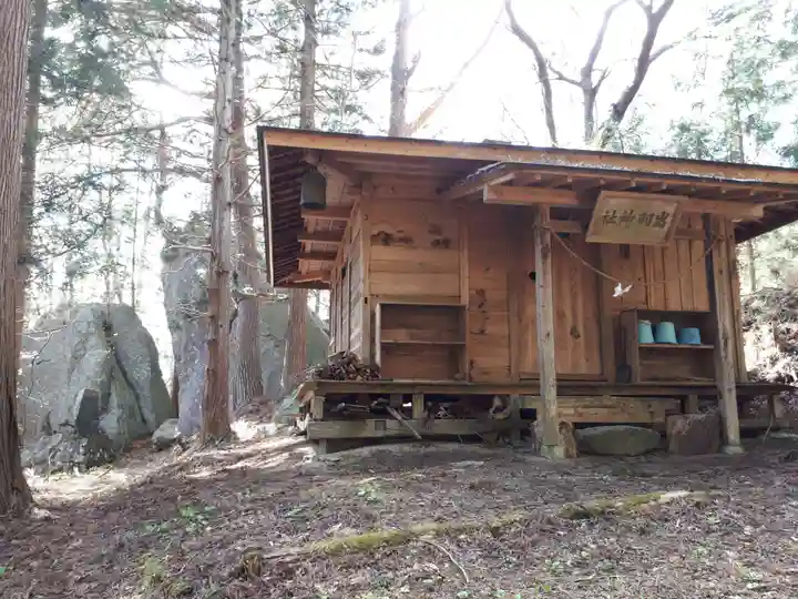 出羽神社の本殿・本堂