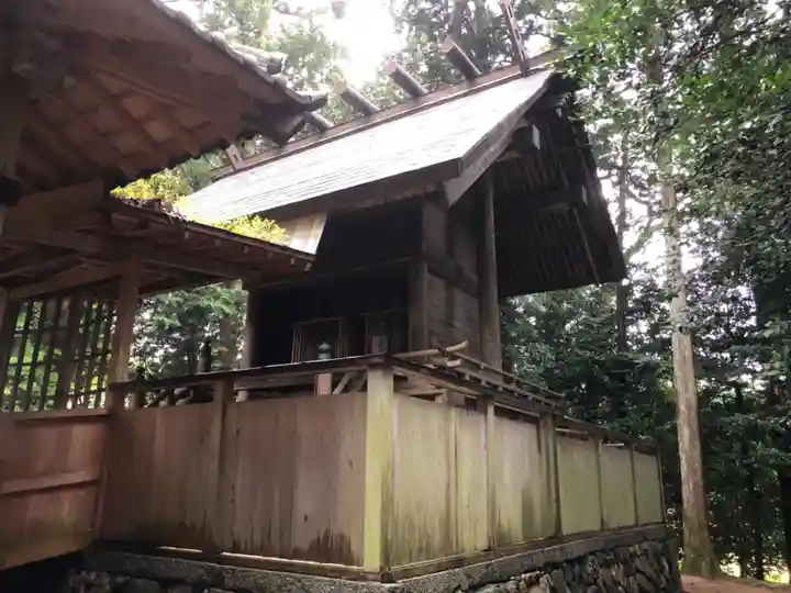 高瀬神社の本殿・本堂