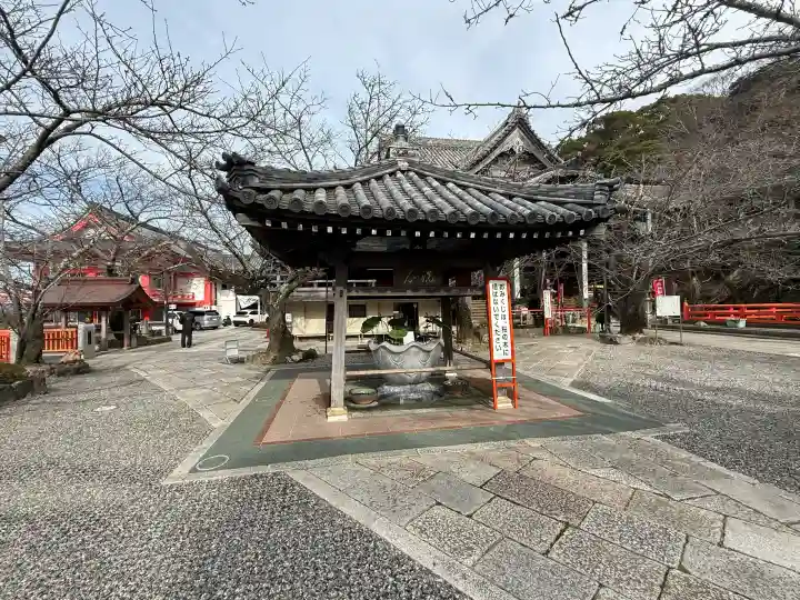 金剛宝寺(紀三井寺)の{uncategorized: "未分類", other: "その他", undefined: "問題あり", building: "その他建物", grave: "お墓", sacred_gate: "鳥居", guardian: "狛犬", statue: "像", buddha: "仏像", history: "歴史", nature: "自然", garden: "庭園", animal: "動物", pagoda: "塔", temizu: "手水舎", mountain_gate: "山門・神門", sanctuary: "本殿・本堂", subordinate: "末社・摂社", art: "芸術", scenery: "景色", jizo: "地蔵", ema: "絵馬", goshuin: "御朱印", omikuji: "おみくじ", items: "授与品その他", amulet: "お守り", goshuincho: "御朱印帳", eats: "食事", festival: "お祭り", votive_dance: "神楽", shichigosan: "七五三参", wedding: "結婚式", experience: "体験その他", initially: "初詣", around: "周辺", anti_infection: "感染症対策"}