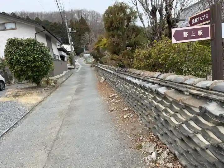 萬福寺の{uncategorized: "未分類", other: "その他", undefined: "問題あり", building: "その他建物", grave: "お墓", sacred_gate: "鳥居", guardian: "狛犬", statue: "像", buddha: "仏像", history: "歴史", nature: "自然", garden: "庭園", animal: "動物", pagoda: "塔", temizu: "手水舎", mountain_gate: "山門・神門", sanctuary: "本殿・本堂", subordinate: "末社・摂社", art: "芸術", scenery: "景色", jizo: "地蔵", ema: "絵馬", goshuin: "御朱印", omikuji: "おみくじ", items: "授与品その他", amulet: "お守り", goshuincho: "御朱印帳", eats: "食事", festival: "お祭り", votive_dance: "神楽", shichigosan: "七五三参", wedding: "結婚式", experience: "体験その他", initially: "初詣", around: "周辺", anti_infection: "感染症対策"}