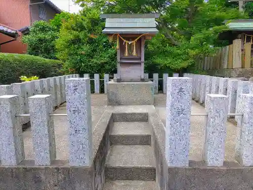 八幡社（附島）の末社・摂社