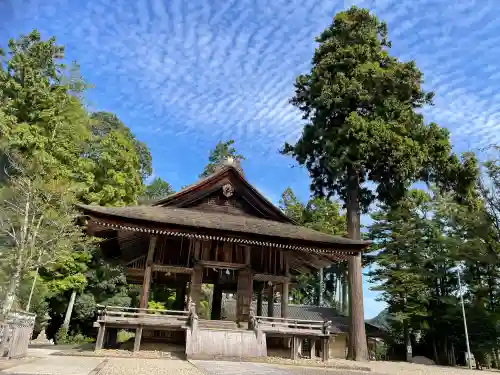 熊野大社の{uncategorized: "未分類", other: "その他", undefined: "問題あり", building: "その他建物", grave: "お墓", sacred_gate: "鳥居", guardian: "狛犬", statue: "像", buddha: "仏像", history: "歴史", nature: "自然", garden: "庭園", animal: "動物", pagoda: "塔", temizu: "手水舎", mountain_gate: "山門・神門", sanctuary: "本殿・本堂", subordinate: "末社・摂社", art: "芸術", scenery: "景色", jizo: "地蔵", ema: "絵馬", goshuin: "御朱印", omikuji: "おみくじ", items: "授与品その他", amulet: "お守り", goshuincho: "御朱印帳", eats: "食事", festival: "お祭り", votive_dance: "神楽", shichigosan: "七五三参", wedding: "結婚式", experience: "体験その他", initially: "初詣", around: "周辺", anti_infection: "感染症対策"}