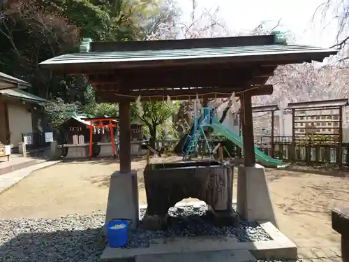根岸八幡神社の手水舎