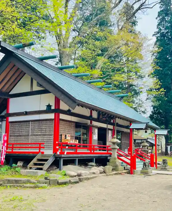 呑香稲荷神社の{uncategorized: "未分類", other: "その他", undefined: "問題あり", building: "その他建物", grave: "お墓", sacred_gate: "鳥居", guardian: "狛犬", statue: "像", buddha: "仏像", history: "歴史", nature: "自然", garden: "庭園", animal: "動物", pagoda: "塔", temizu: "手水舎", mountain_gate: "山門・神門", sanctuary: "本殿・本堂", subordinate: "末社・摂社", art: "芸術", scenery: "景色", jizo: "地蔵", ema: "絵馬", goshuin: "御朱印", omikuji: "おみくじ", items: "授与品その他", amulet: "お守り", goshuincho: "御朱印帳", eats: "食事", festival: "お祭り", votive_dance: "神楽", shichigosan: "七五三参", wedding: "結婚式", experience: "体験その他", initially: "初詣", around: "周辺", anti_infection: "感染症対策"}