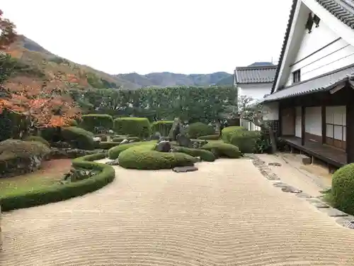 頼久寺の庭園