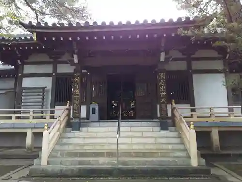 三寳寺の本殿・本堂