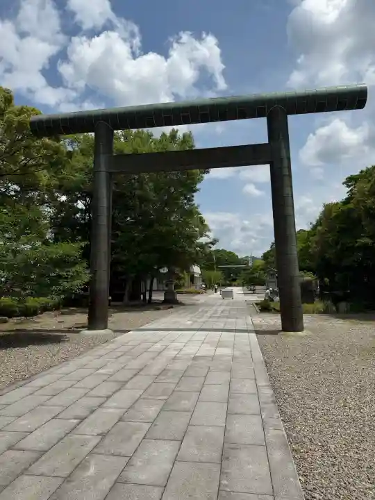 岐阜護國神社の{uncategorized: "未分類", other: "その他", undefined: "問題あり", building: "その他建物", grave: "お墓", sacred_gate: "鳥居", guardian: "狛犬", statue: "像", buddha: "仏像", history: "歴史", nature: "自然", garden: "庭園", animal: "動物", pagoda: "塔", temizu: "手水舎", mountain_gate: "山門・神門", sanctuary: "本殿・本堂", subordinate: "末社・摂社", art: "芸術", scenery: "景色", jizo: "地蔵", ema: "絵馬", goshuin: "御朱印", omikuji: "おみくじ", items: "授与品その他", amulet: "お守り", goshuincho: "御朱印帳", eats: "食事", festival: "お祭り", votive_dance: "神楽", shichigosan: "七五三参", wedding: "結婚式", experience: "体験その他", initially: "初詣", around: "周辺", anti_infection: "感染症対策"}