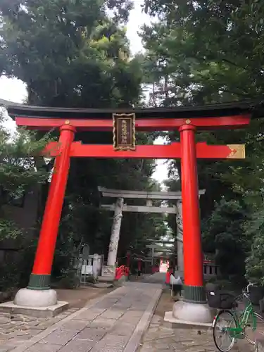 馬橋稲荷神社の鳥居