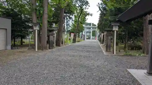 新琴似神社の庭園