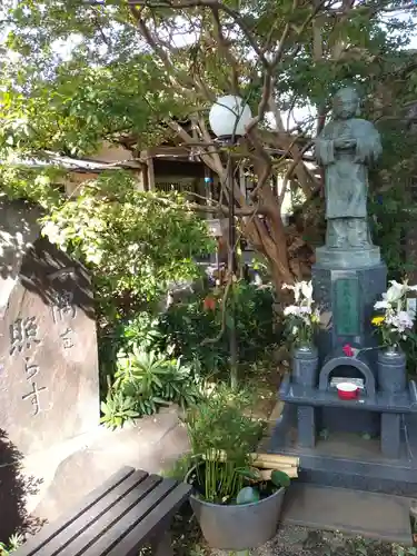 泉福寺の像