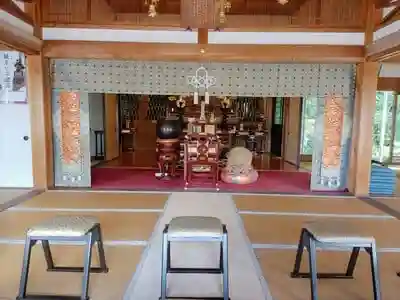 龍済寺の本殿