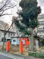 楢姫稲荷神社の{uncategorized: "未分類", other: "その他", undefined: "問題あり", building: "その他建物", grave: "お墓", sacred_gate: "鳥居", guardian: "狛犬", statue: "像", buddha: "仏像", history: "歴史", nature: "自然", garden: "庭園", animal: "動物", pagoda: "塔", temizu: "手水舎", mountain_gate: "山門・神門", sanctuary: "本殿・本堂", subordinate: "末社・摂社", art: "芸術", scenery: "景色", jizo: "地蔵", ema: "絵馬", goshuin: "御朱印", omikuji: "おみくじ", items: "授与品その他", amulet: "お守り", goshuincho: "御朱印帳", eats: "食事", festival: "お祭り", votive_dance: "神楽", shichigosan: "七五三参", wedding: "結婚式", experience: "体験その他", initially: "初詣", around: "周辺", anti_infection: "感染症対策"}