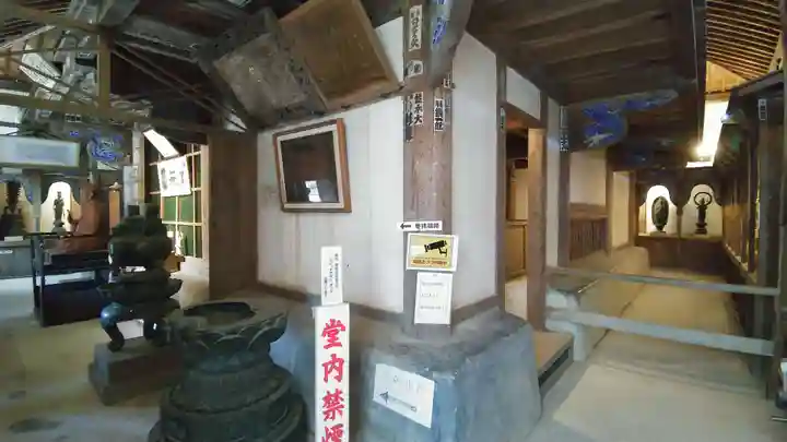 成身院 百体観音堂(さざえ堂)(埼玉県)