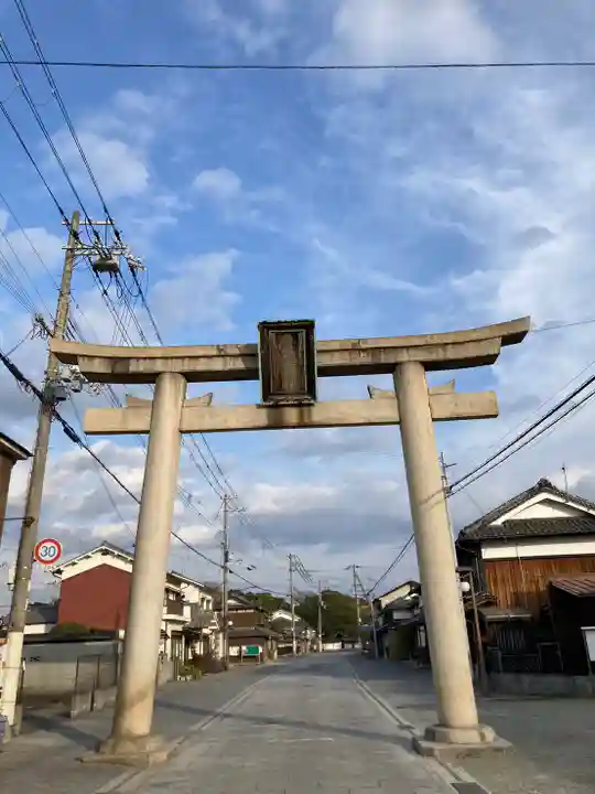 魚吹八幡神社の鳥居