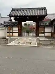 阿弥陀寺の山門