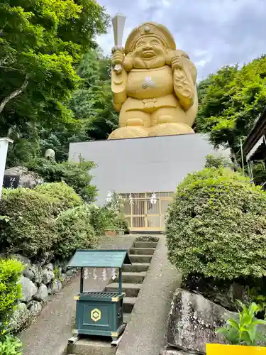 中之嶽神社の像