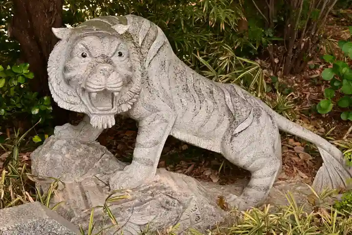 大山神社(自転車神社・耳明神社)の像