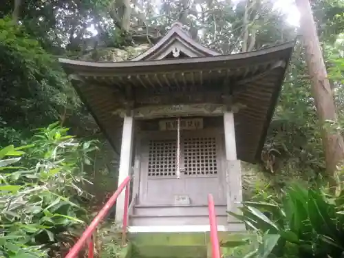 岩殿寺の末社・摂社