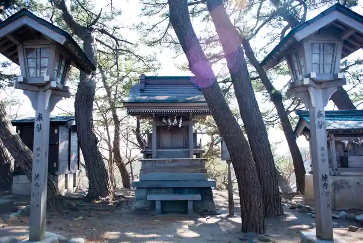 高山稲荷神社の末社・摂社