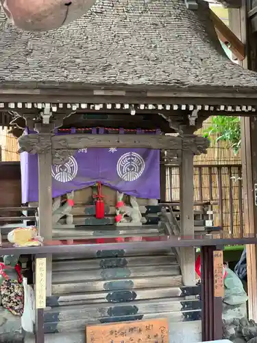 被官稲荷神社の本殿