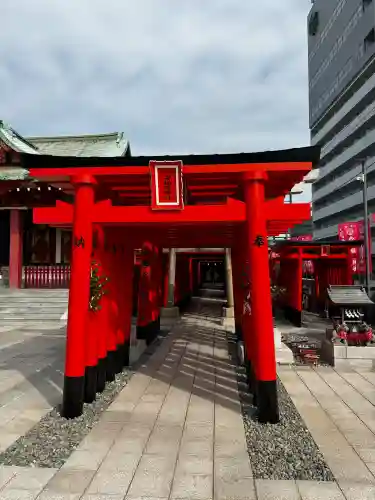 東京羽田 穴守稲荷神社の{uncategorized: "未分類", other: "その他", undefined: "問題あり", building: "その他建物", grave: "お墓", sacred_gate: "鳥居", guardian: "狛犬", statue: "像", buddha: "仏像", history: "歴史", nature: "自然", garden: "庭園", animal: "動物", pagoda: "塔", temizu: "手水舎", mountain_gate: "山門・神門", sanctuary: "本殿・本堂", subordinate: "末社・摂社", art: "芸術", scenery: "景色", jizo: "地蔵", ema: "絵馬", goshuin: "御朱印", omikuji: "おみくじ", items: "授与品その他", amulet: "お守り", goshuincho: "御朱印帳", eats: "食事", festival: "お祭り", votive_dance: "神楽", shichigosan: "七五三参", wedding: "結婚式", experience: "体験その他", initially: "初詣", around: "周辺", anti_infection: "感染症対策"}