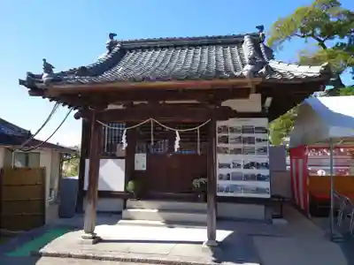 草津八幡宮の本殿・本堂