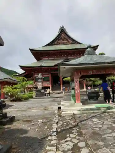 甲斐善光寺の{uncategorized: "未分類", other: "その他", undefined: "問題あり", building: "その他建物", grave: "お墓", sacred_gate: "鳥居", guardian: "狛犬", statue: "像", buddha: "仏像", history: "歴史", nature: "自然", garden: "庭園", animal: "動物", pagoda: "塔", temizu: "手水舎", mountain_gate: "山門・神門", sanctuary: "本殿・本堂", subordinate: "末社・摂社", art: "芸術", scenery: "景色", jizo: "地蔵", ema: "絵馬", goshuin: "御朱印", omikuji: "おみくじ", items: "授与品その他", amulet: "お守り", goshuincho: "御朱印帳", eats: "食事", festival: "お祭り", votive_dance: "神楽", shichigosan: "七五三参", wedding: "結婚式", experience: "体験その他", initially: "初詣", around: "周辺", anti_infection: "感染症対策"}