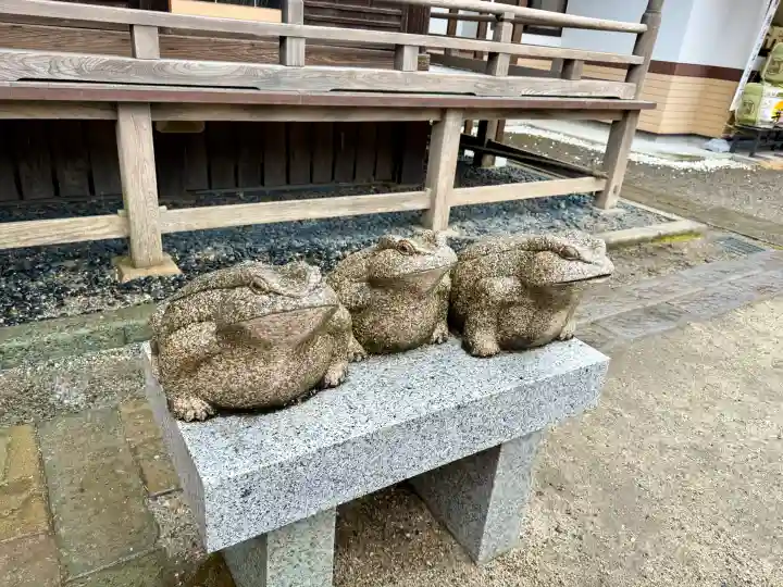 大洗磯前神社の{uncategorized: "未分類", other: "その他", undefined: "問題あり", building: "その他建物", grave: "お墓", sacred_gate: "鳥居", guardian: "狛犬", statue: "像", buddha: "仏像", history: "歴史", nature: "自然", garden: "庭園", animal: "動物", pagoda: "塔", temizu: "手水舎", mountain_gate: "山門・神門", sanctuary: "本殿・本堂", subordinate: "末社・摂社", art: "芸術", scenery: "景色", jizo: "地蔵", ema: "絵馬", goshuin: "御朱印", omikuji: "おみくじ", items: "授与品その他", amulet: "お守り", goshuincho: "御朱印帳", eats: "食事", festival: "お祭り", votive_dance: "神楽", shichigosan: "七五三参", wedding: "結婚式", experience: "体験その他", initially: "初詣", around: "周辺", anti_infection: "感染症対策"}