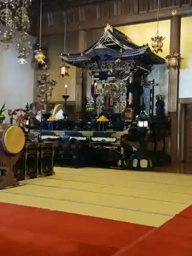 増上寺の{uncategorized: "未分類", other: "その他", undefined: "問題あり", building: "その他建物", grave: "お墓", sacred_gate: "鳥居", guardian: "狛犬", statue: "像", buddha: "仏像", history: "歴史", nature: "自然", garden: "庭園", animal: "動物", pagoda: "塔", temizu: "手水舎", mountain_gate: "山門・神門", sanctuary: "本殿・本堂", subordinate: "末社・摂社", art: "芸術", scenery: "景色", jizo: "地蔵", ema: "絵馬", goshuin: "御朱印", omikuji: "おみくじ", items: "授与品その他", amulet: "お守り", goshuincho: "御朱印帳", eats: "食事", festival: "お祭り", votive_dance: "神楽", shichigosan: "七五三参", wedding: "結婚式", experience: "体験その他", initially: "初詣", around: "周辺", anti_infection: "感染症対策"}