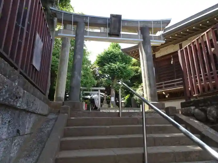 上高田氷川神社の鳥居