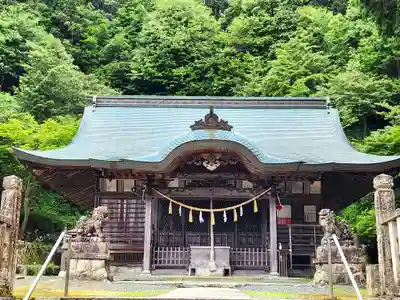 伊尼神社の本殿・本堂
