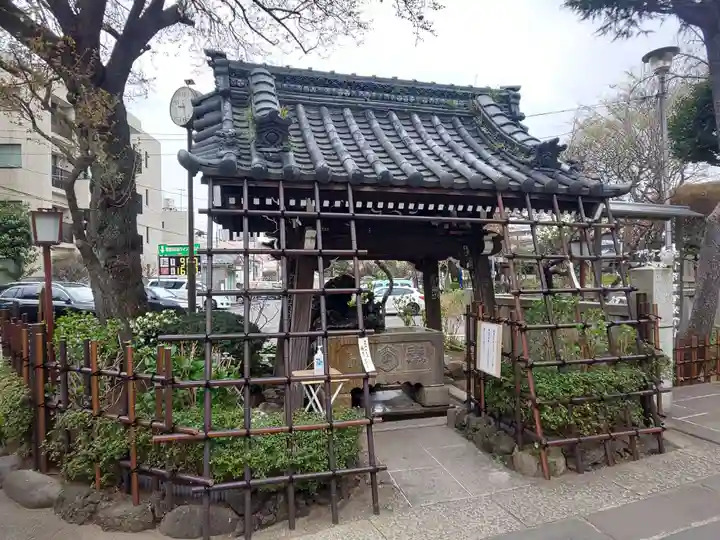白山神社の手水舎