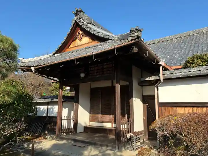 神光院の{uncategorized: "未分類", other: "その他", undefined: "問題あり", building: "その他建物", grave: "お墓", sacred_gate: "鳥居", guardian: "狛犬", statue: "像", buddha: "仏像", history: "歴史", nature: "自然", garden: "庭園", animal: "動物", pagoda: "塔", temizu: "手水舎", mountain_gate: "山門・神門", sanctuary: "本殿・本堂", subordinate: "末社・摂社", art: "芸術", scenery: "景色", jizo: "地蔵", ema: "絵馬", goshuin: "御朱印", omikuji: "おみくじ", items: "授与品その他", amulet: "お守り", goshuincho: "御朱印帳", eats: "食事", festival: "お祭り", votive_dance: "神楽", shichigosan: "七五三参", wedding: "結婚式", experience: "体験その他", initially: "初詣", around: "周辺", anti_infection: "感染症対策"}