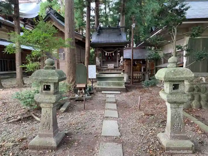 鳥谷崎神社の本殿・本堂